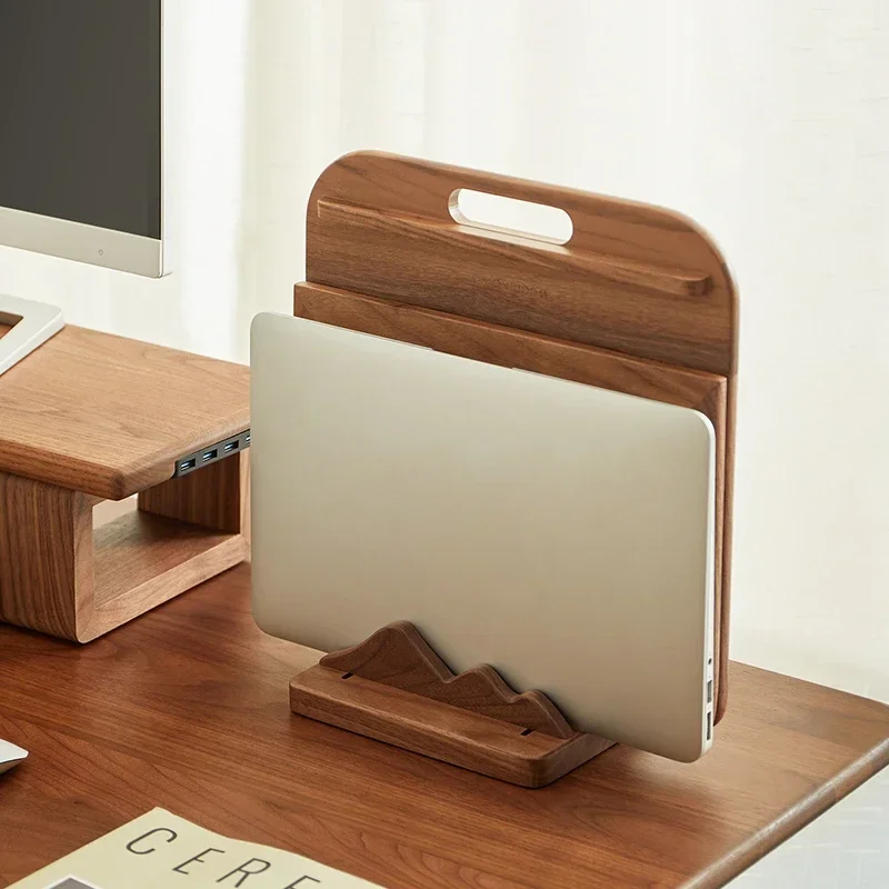 Vertical Laptop Stand - カスタム木製ノートパソコンスタンド 縦置き収納ドック ウォールナット無垢材ベース 風景テーマ デスクトップホルダー オフィスデコレーション