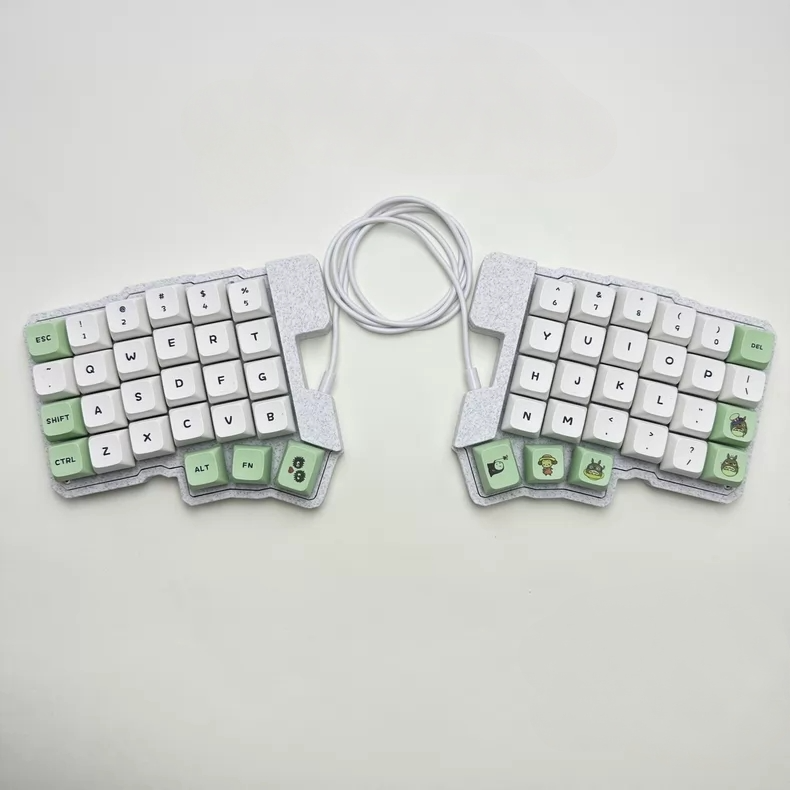 Silakka54 有線分割人間工学に基づいたメカニカルキー - Desk Setup Programmer のレビューと価格