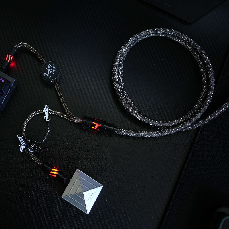 Huahuo Pro 8K 磁気軸キーボードケーブル コンピ - Desk Setup Rgb のレビューと価格